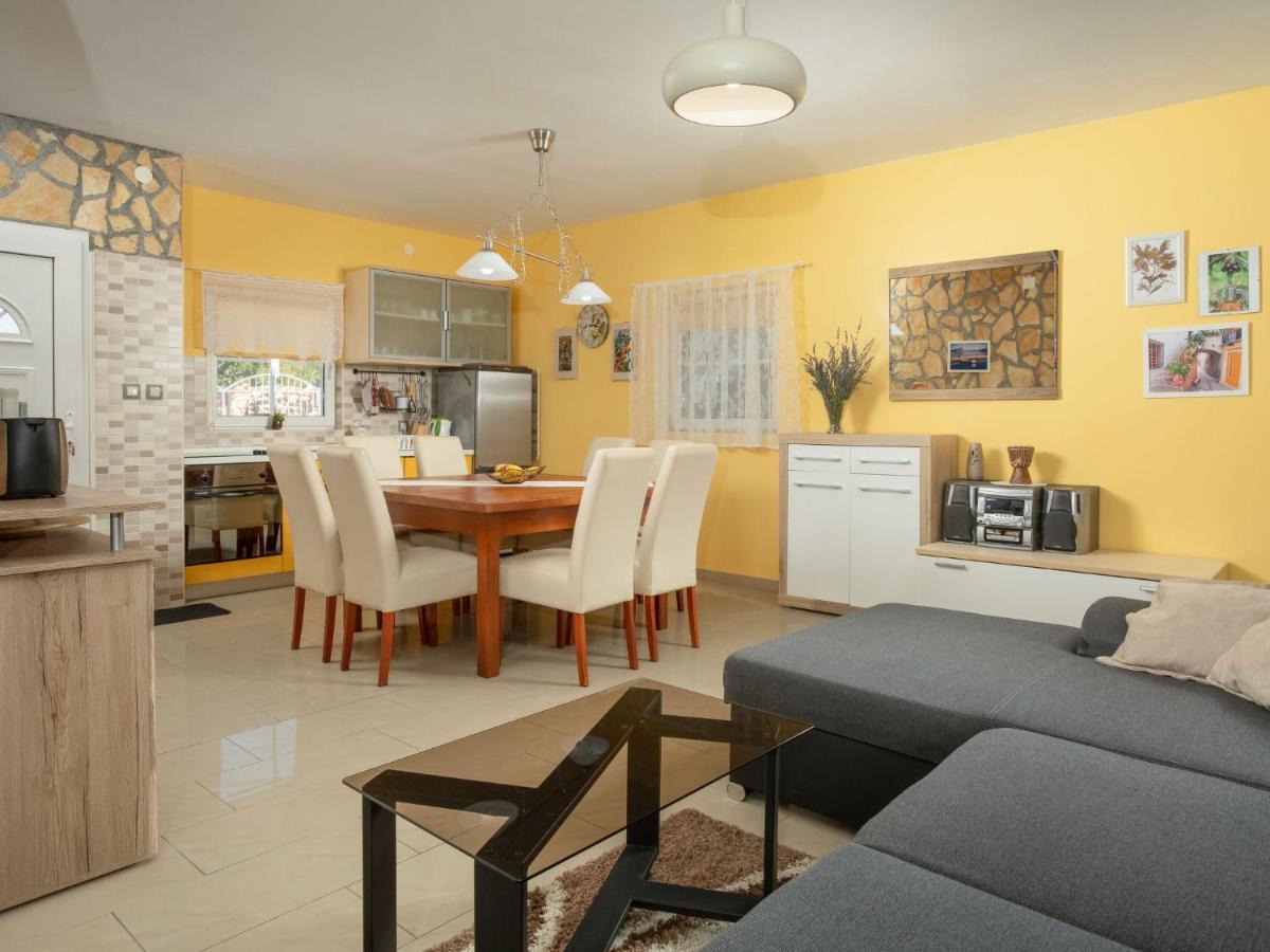 Holiday Home Mikac - MLK136 Dobrinj Zewnętrze zdjęcie