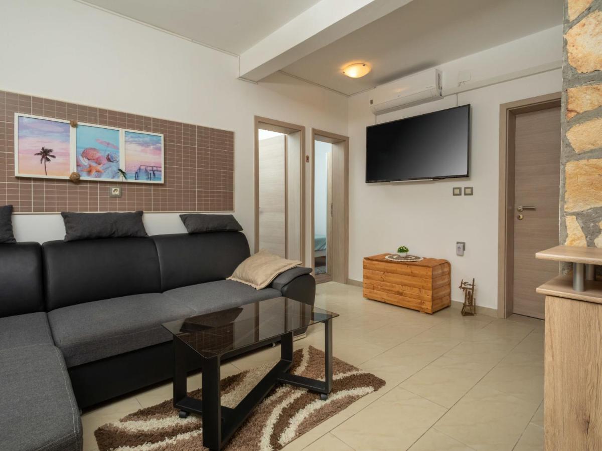Holiday Home Mikac - MLK136 Dobrinj Zewnętrze zdjęcie