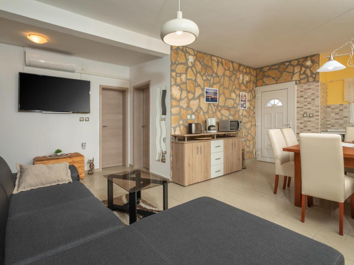 Holiday Home Mikac - MLK136 Dobrinj Zewnętrze zdjęcie