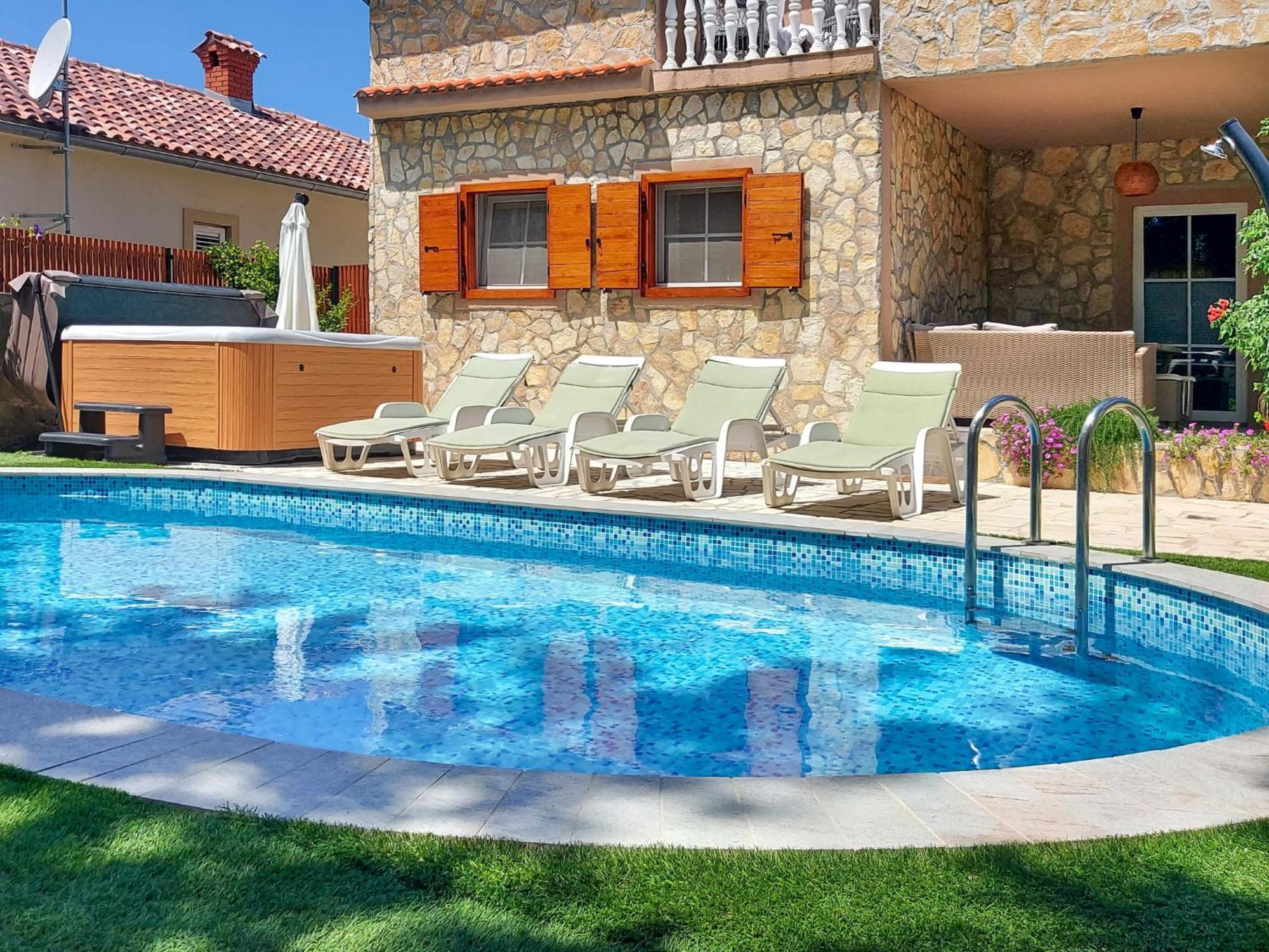 Holiday Home Mikac - MLK136 Dobrinj Zewnętrze zdjęcie